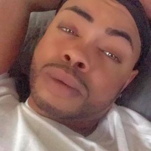 Meet your Posher, Derrick